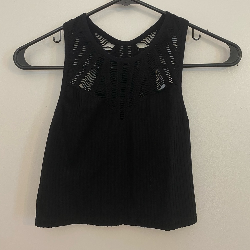 BLACK CROP TOP